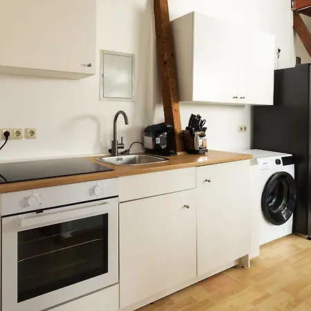 Helle & Gemuetliche Dachwohnung Mit Terasse شقة *