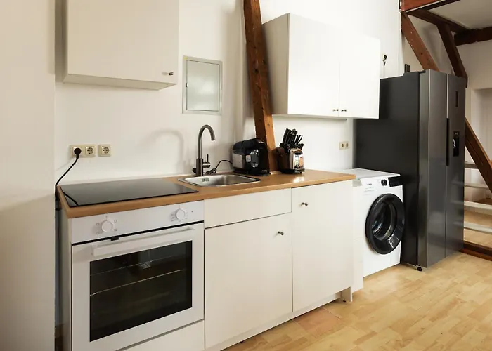 Helle & Gemuetliche Dachwohnung Mit Terasse شقة *