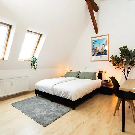 Διαμέρισμα Helle & Gemuetliche Dachwohnung Mit Terasse *