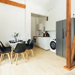 Lägenhet Helle & Gemuetliche Dachwohnung Mit Terasse Berlin