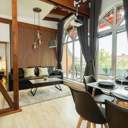 Helle & Gemuetliche Dachwohnung Mit Terasse Berlin
